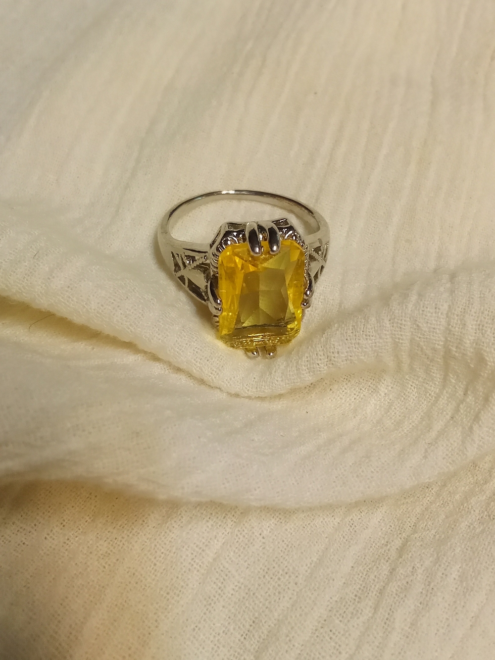 Yellow Stone Vintage-Style Silver-tone Ring